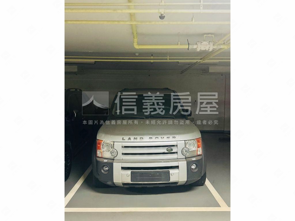 巨人精美角間雙車位房屋室內格局與周邊環境