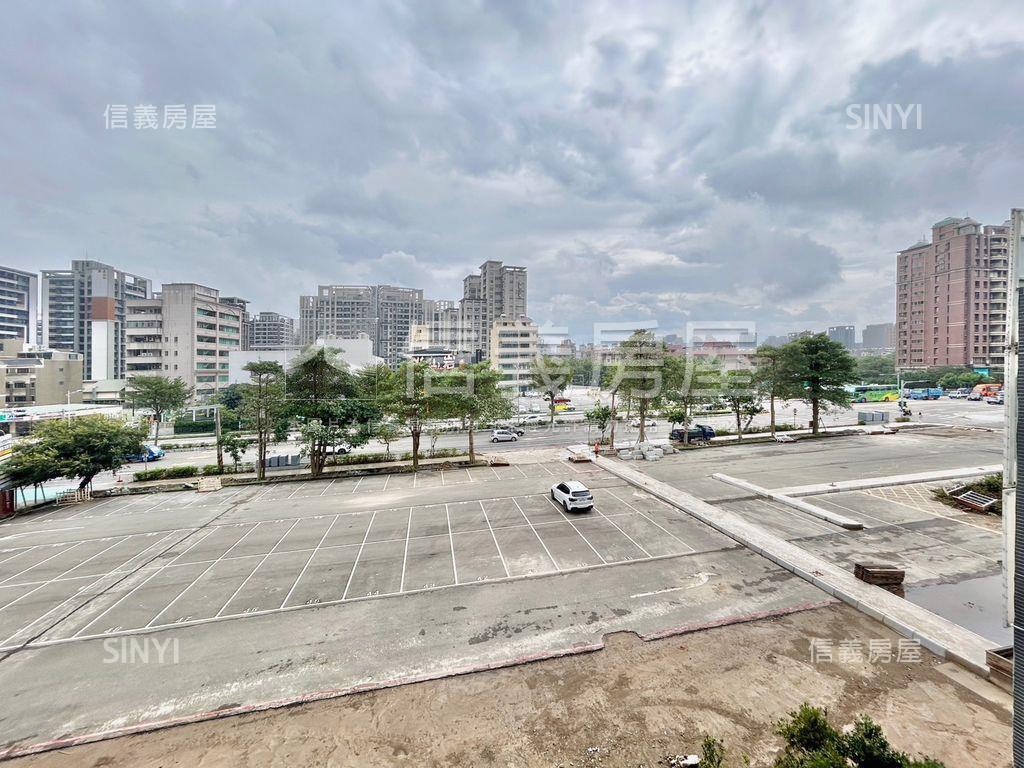 巨人精美角間雙車位房屋室內格局與周邊環境
