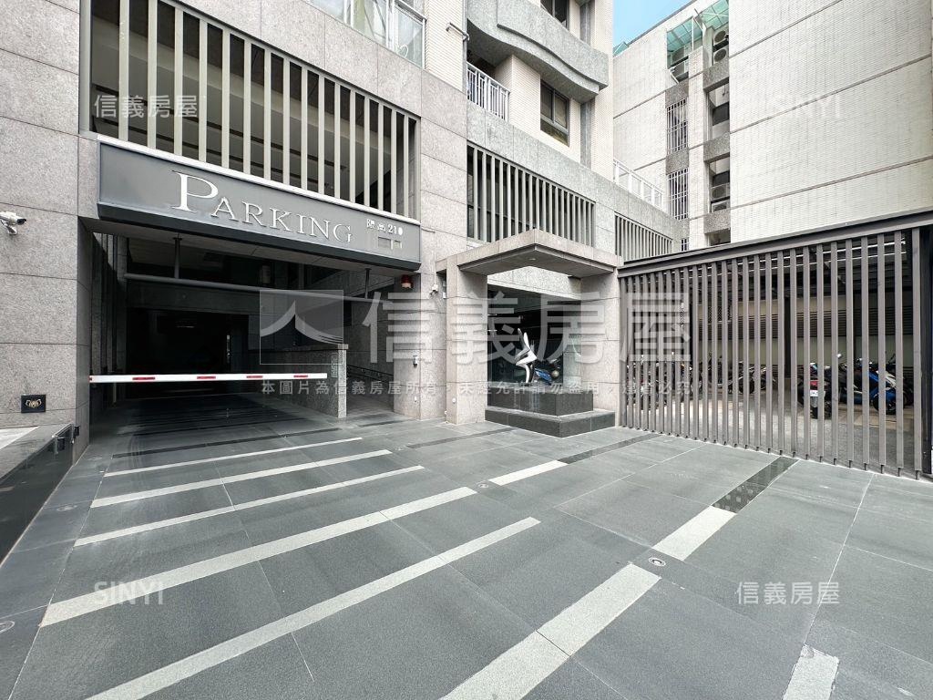美術館棋琴大兩房車位上層房屋室內格局與周邊環境