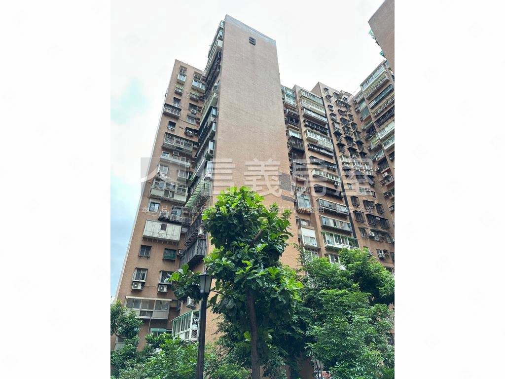 成功國宅遠景三房房屋室內格局與周邊環境