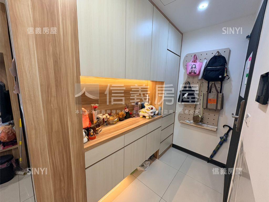 即可入住＊邊間２房車位房屋室內格局與周邊環境
