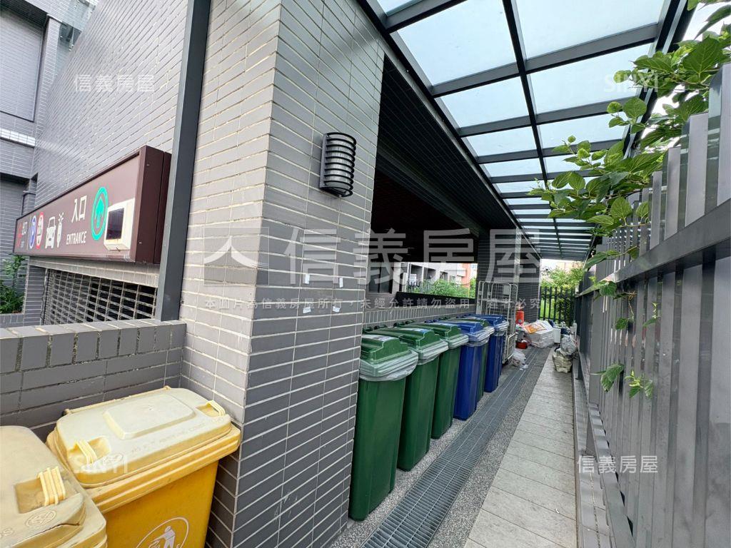 即可入住＊邊間２房車位房屋室內格局與周邊環境