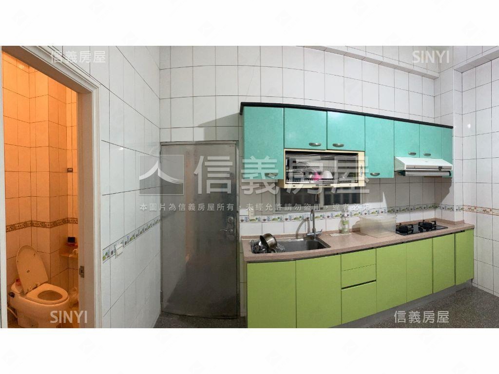 海佃熱鬧商圈旁美麗透天房屋室內格局與周邊環境