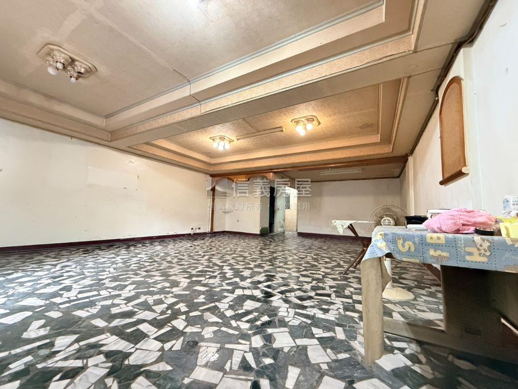 東成街一樓寓房屋室內格局與周邊環境