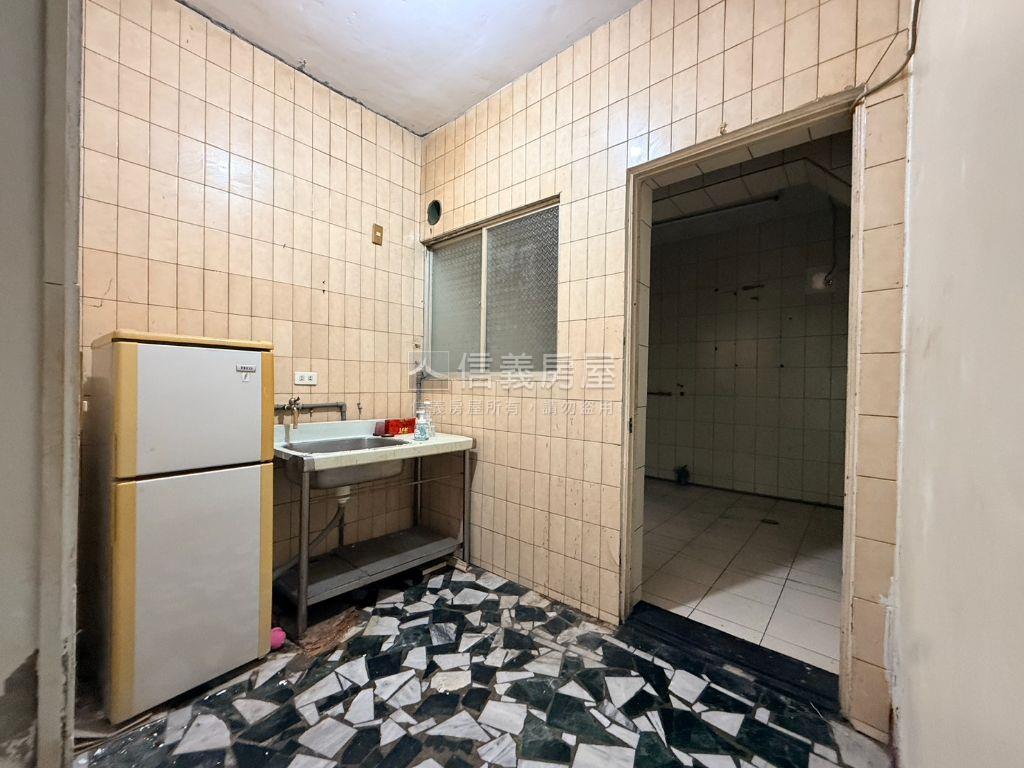 東成街一樓寓房屋室內格局與周邊環境
