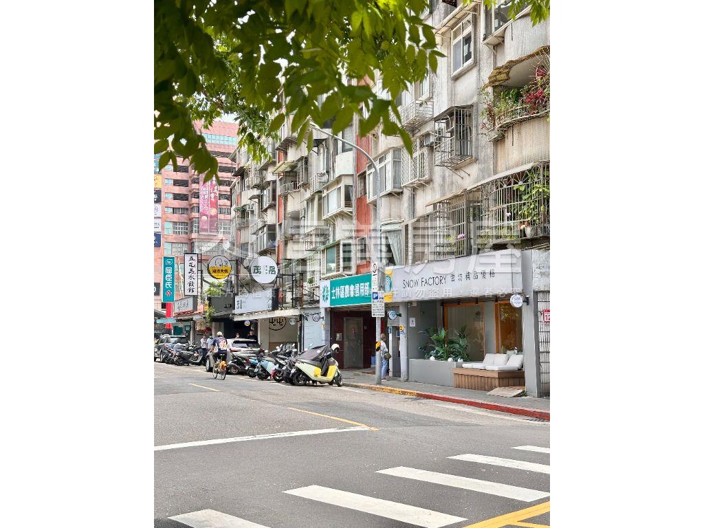 ㊣士東路店面房屋室內格局與周邊環境
