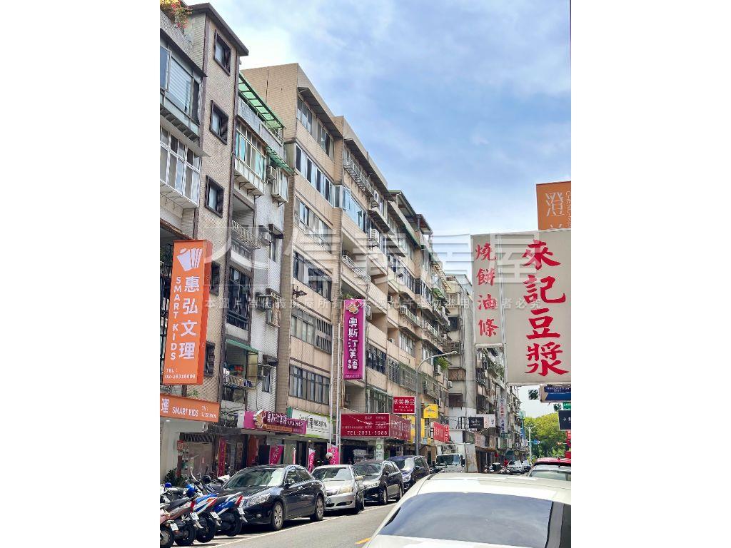 ㊣士東路店面房屋室內格局與周邊環境