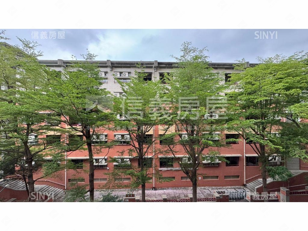 面樹海美裝潢大空間附平車房屋室內格局與周邊環境