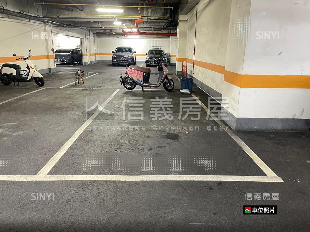 專任國泰巴黎花都３房車位房屋室內格局與周邊環境