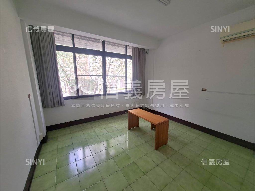 美術園道第一排質感透店房屋室內格局與周邊環境