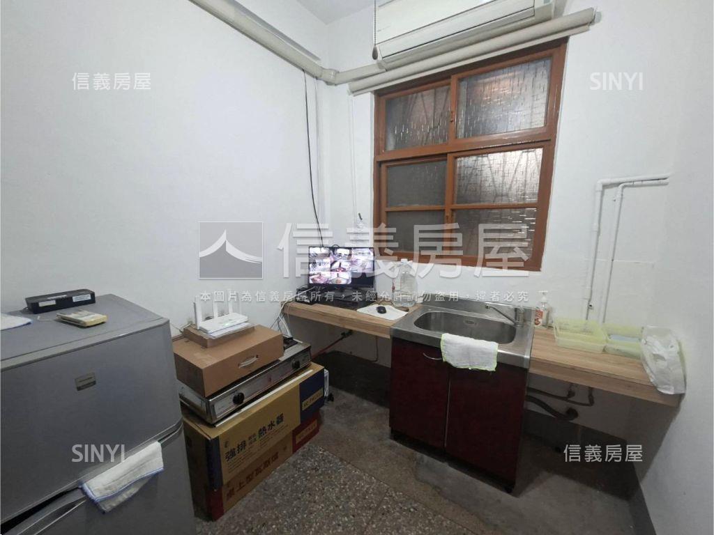 美術園道第一排質感透店房屋室內格局與周邊環境