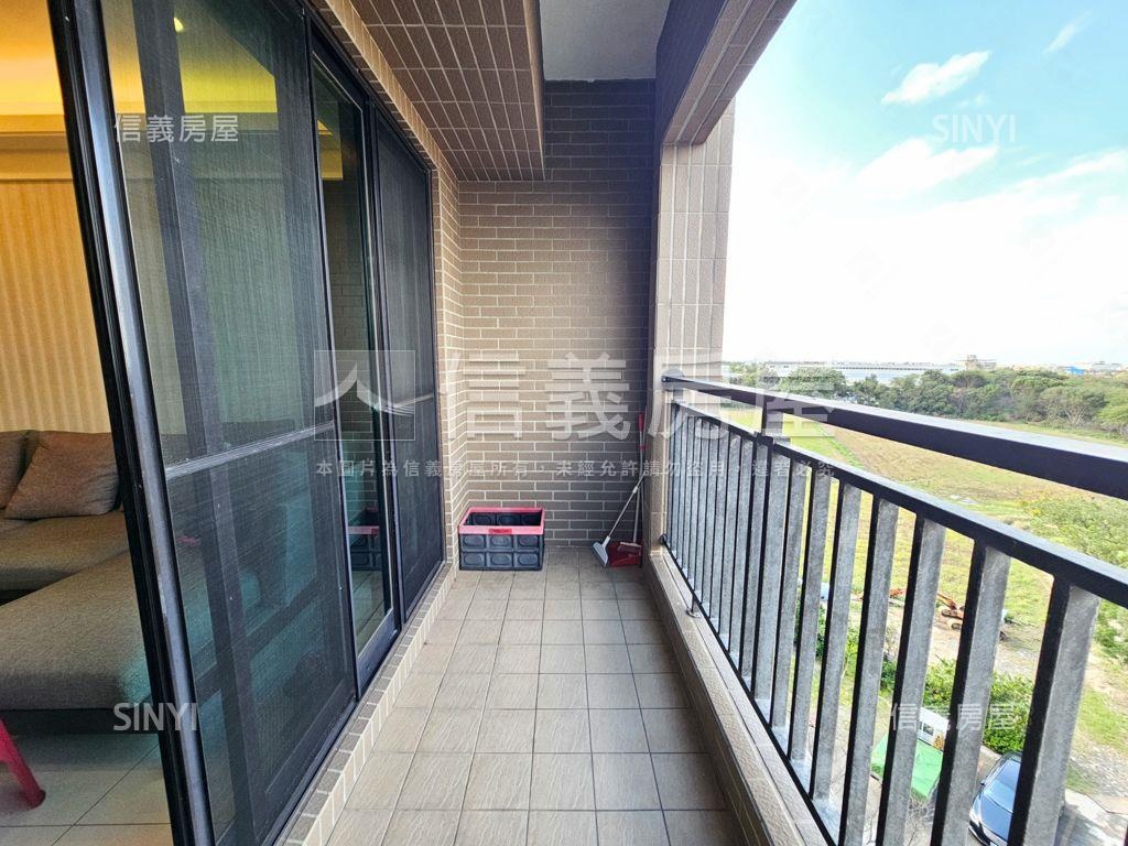 大清ＳＵＰＥＲ三房車位房屋室內格局與周邊環境