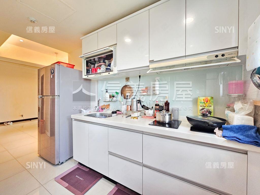 大清ＳＵＰＥＲ三房車位房屋室內格局與周邊環境