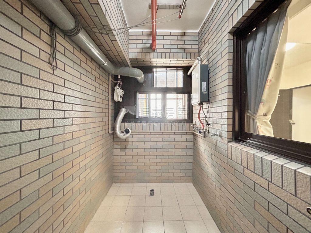 禾美邊間美裝潢四房房屋室內格局與周邊環境