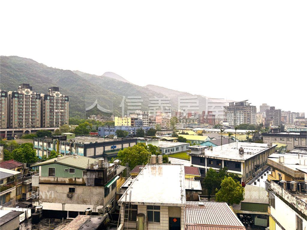 三面採光景觀溫泉宅房屋室內格局與周邊環境
