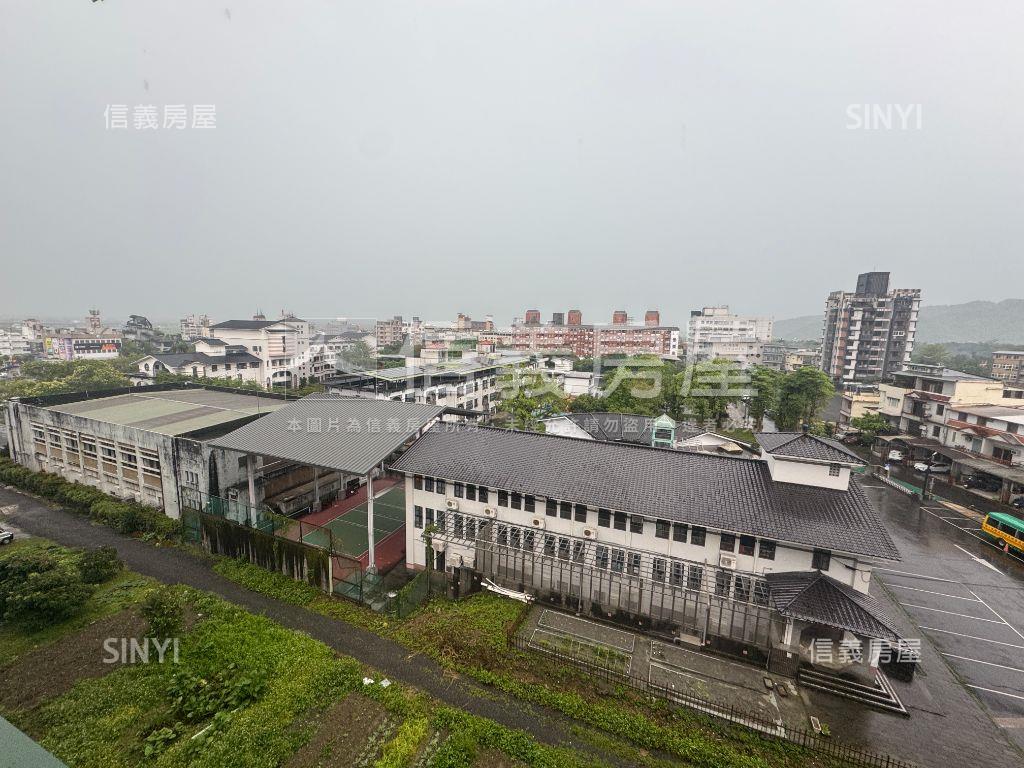 三面採光景觀溫泉宅房屋室內格局與周邊環境