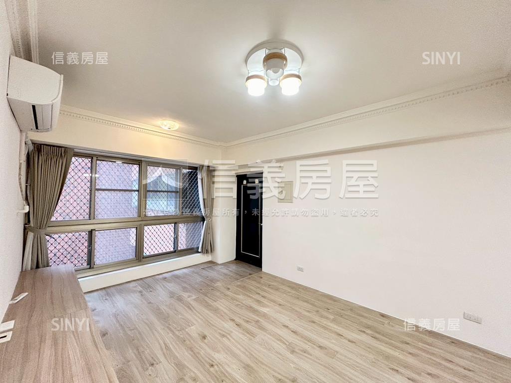 文化貴臨總圖旁電梯附車位房屋室內格局與周邊環境