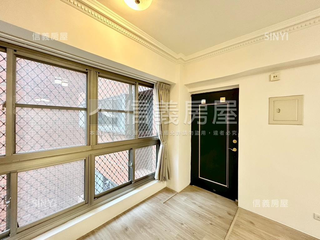 文化貴臨總圖旁電梯附車位房屋室內格局與周邊環境