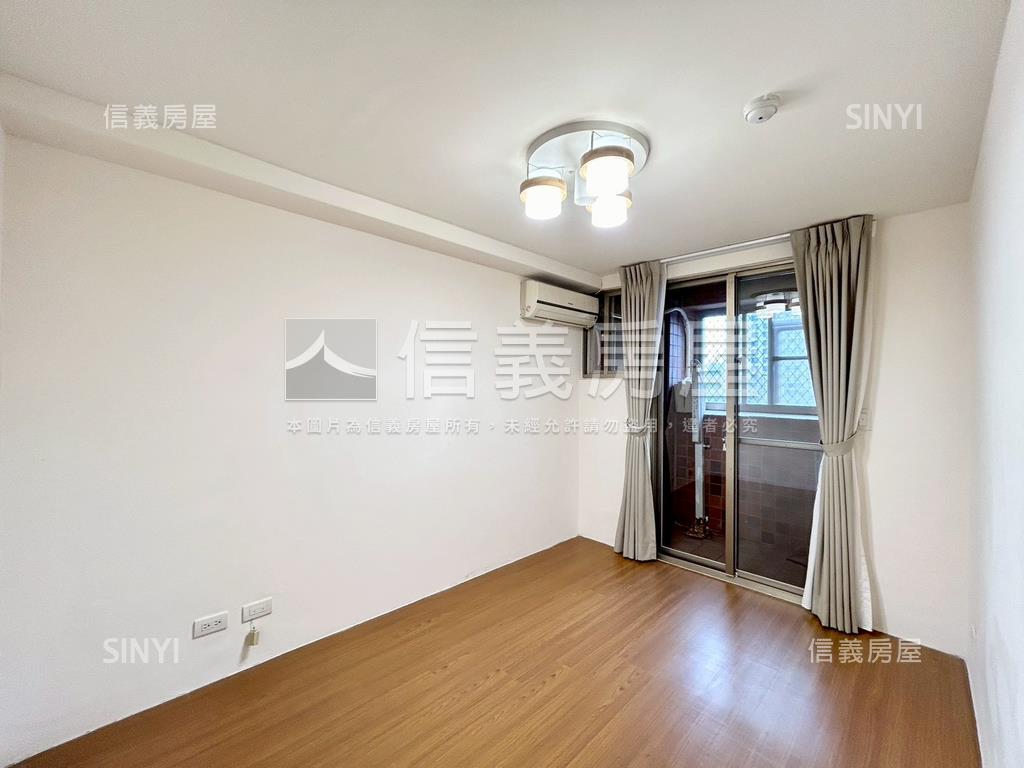 文化貴臨總圖旁電梯附車位房屋室內格局與周邊環境