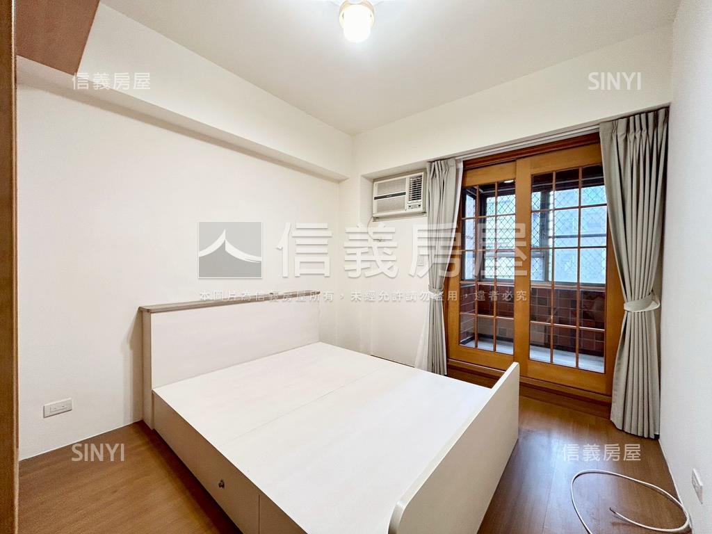 文化貴臨總圖旁電梯附車位房屋室內格局與周邊環境