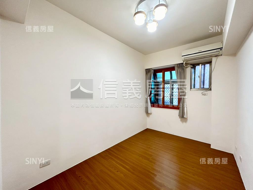 文化貴臨總圖旁電梯附車位房屋室內格局與周邊環境