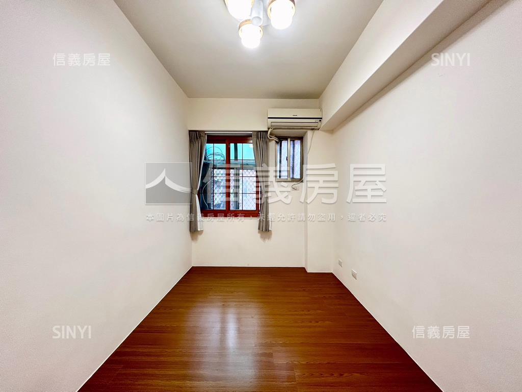 文化貴臨總圖旁電梯附車位房屋室內格局與周邊環境