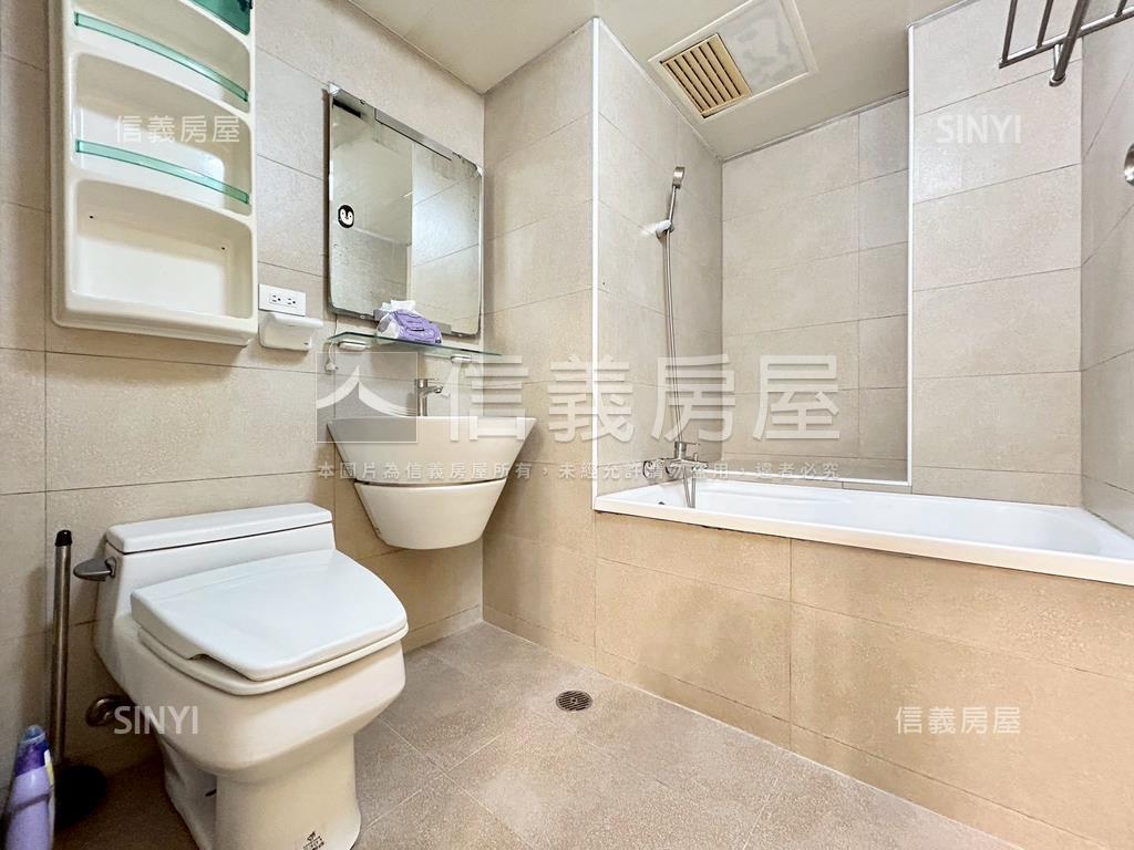 文化貴臨總圖旁電梯附車位房屋室內格局與周邊環境