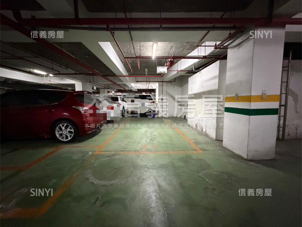 文化貴臨總圖旁電梯附車位房屋室內格局與周邊環境