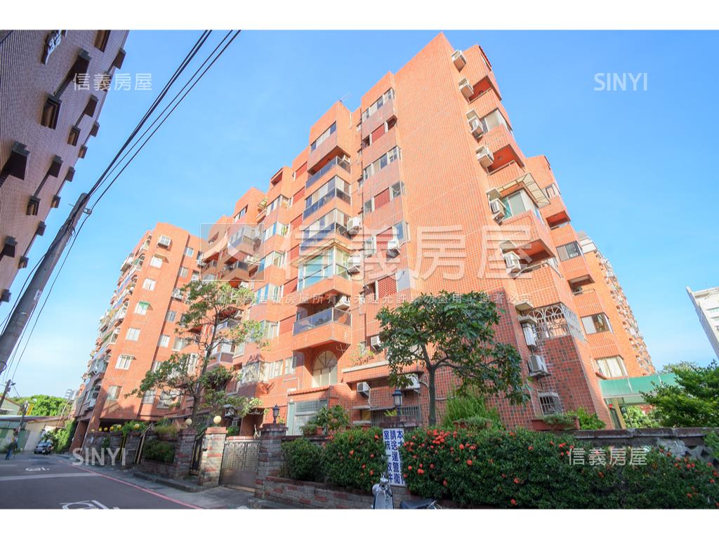 文化貴臨總圖旁電梯附車位房屋室內格局與周邊環境