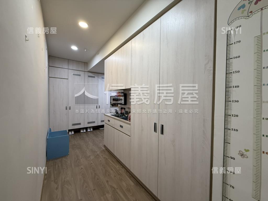 大空間溫馨三房車位房屋室內格局與周邊環境