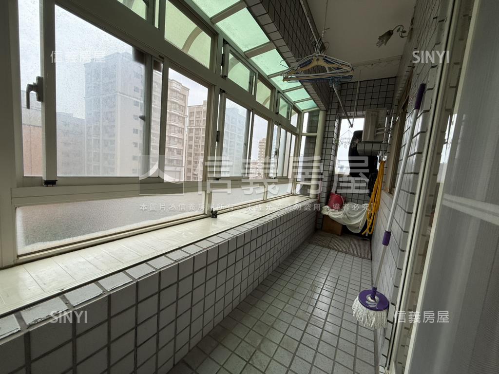 大空間溫馨三房車位房屋室內格局與周邊環境
