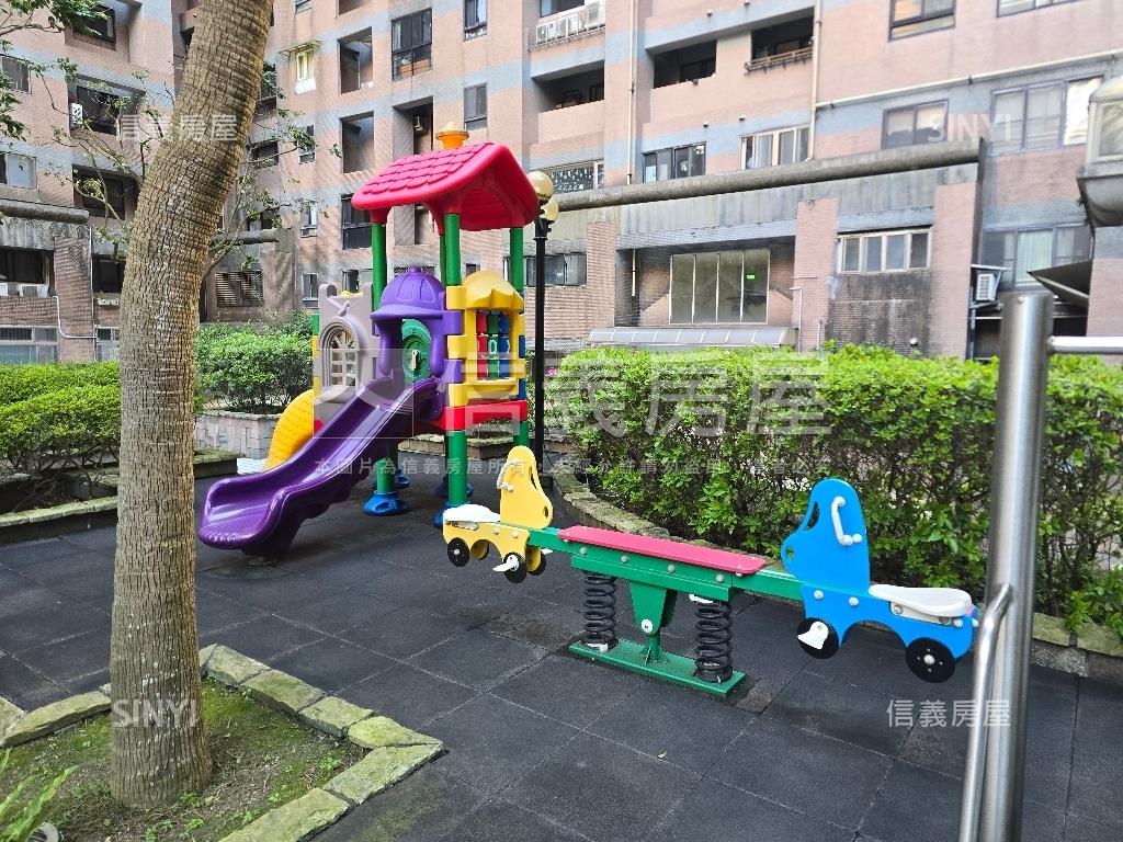 山海大地兩房一平面車位房屋室內格局與周邊環境