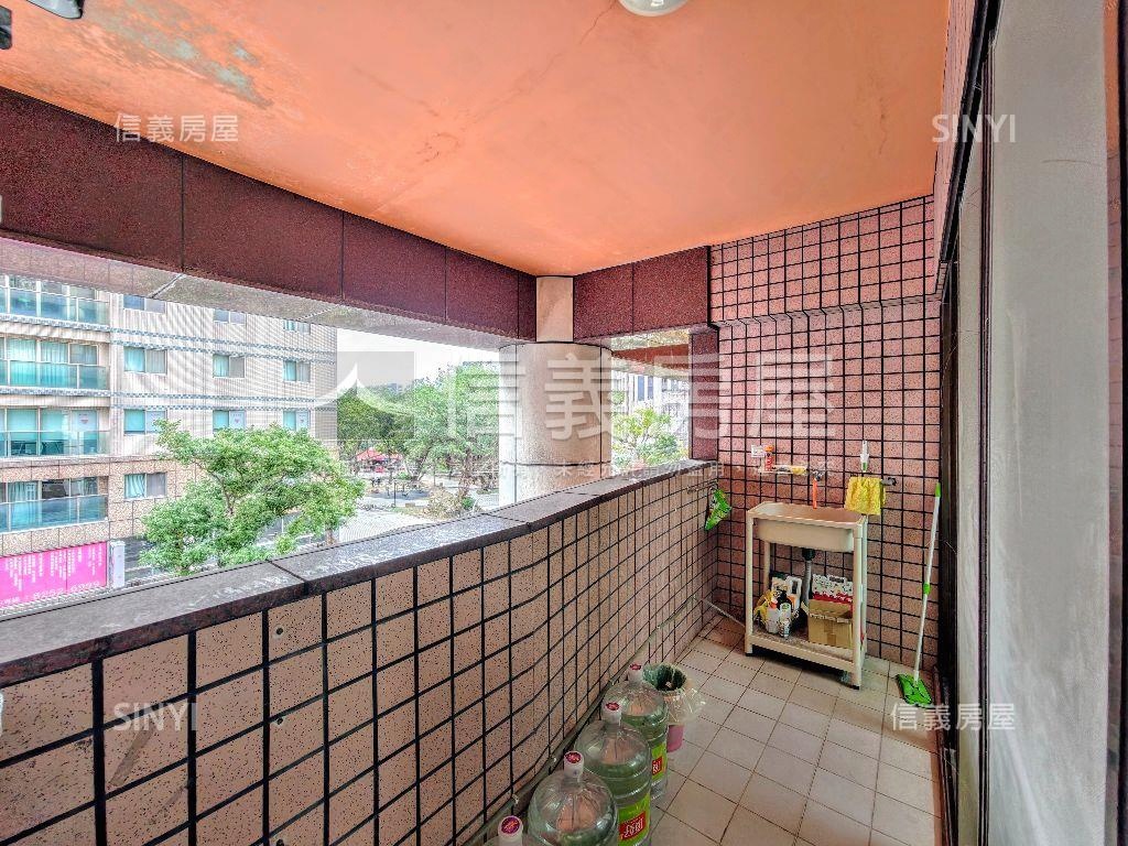 江子翠捷運出口前辦公室房屋室內格局與周邊環境