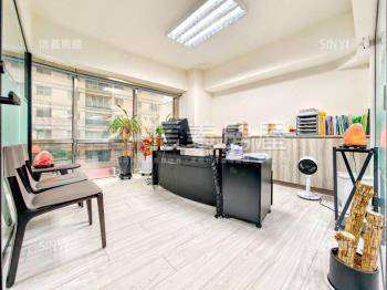 ★江子翠捷運出口前辦公室