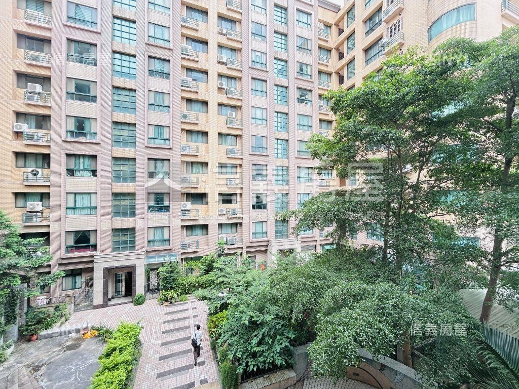 屋況好城品四房車位房屋室內格局與周邊環境
