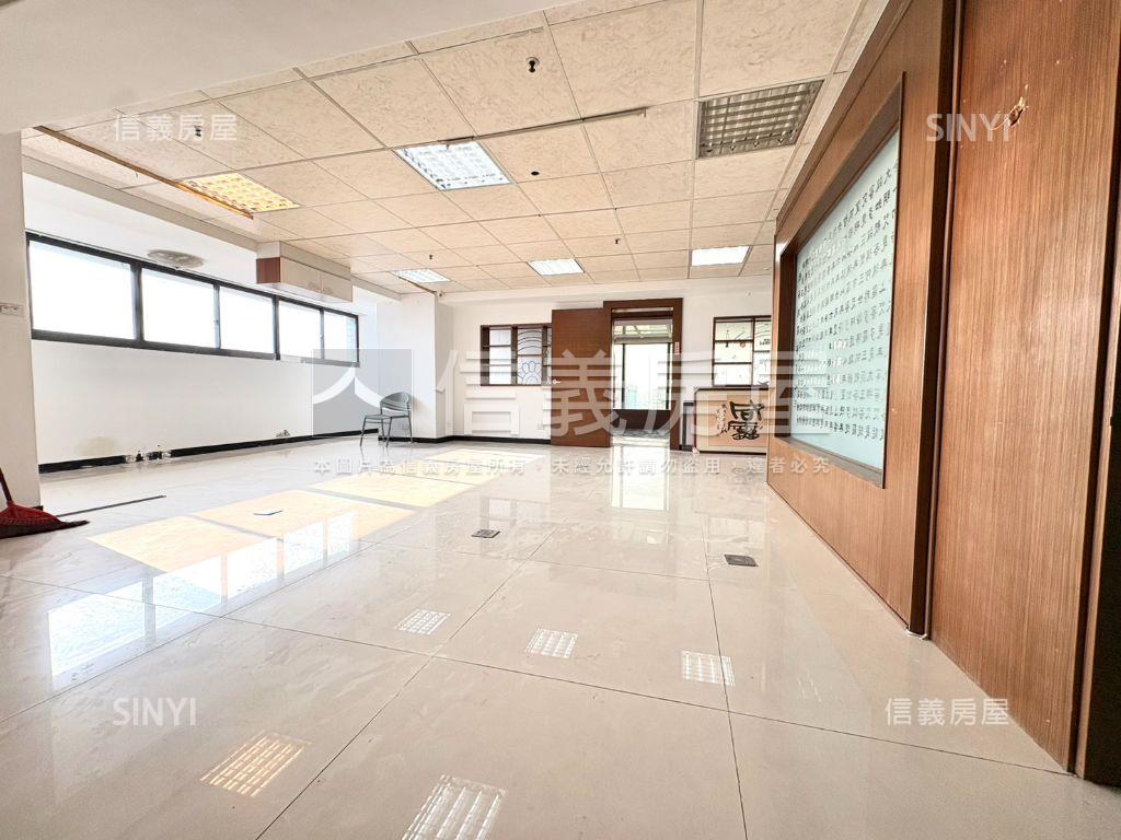 北屯東山路附車位大商辦房屋室內格局與周邊環境