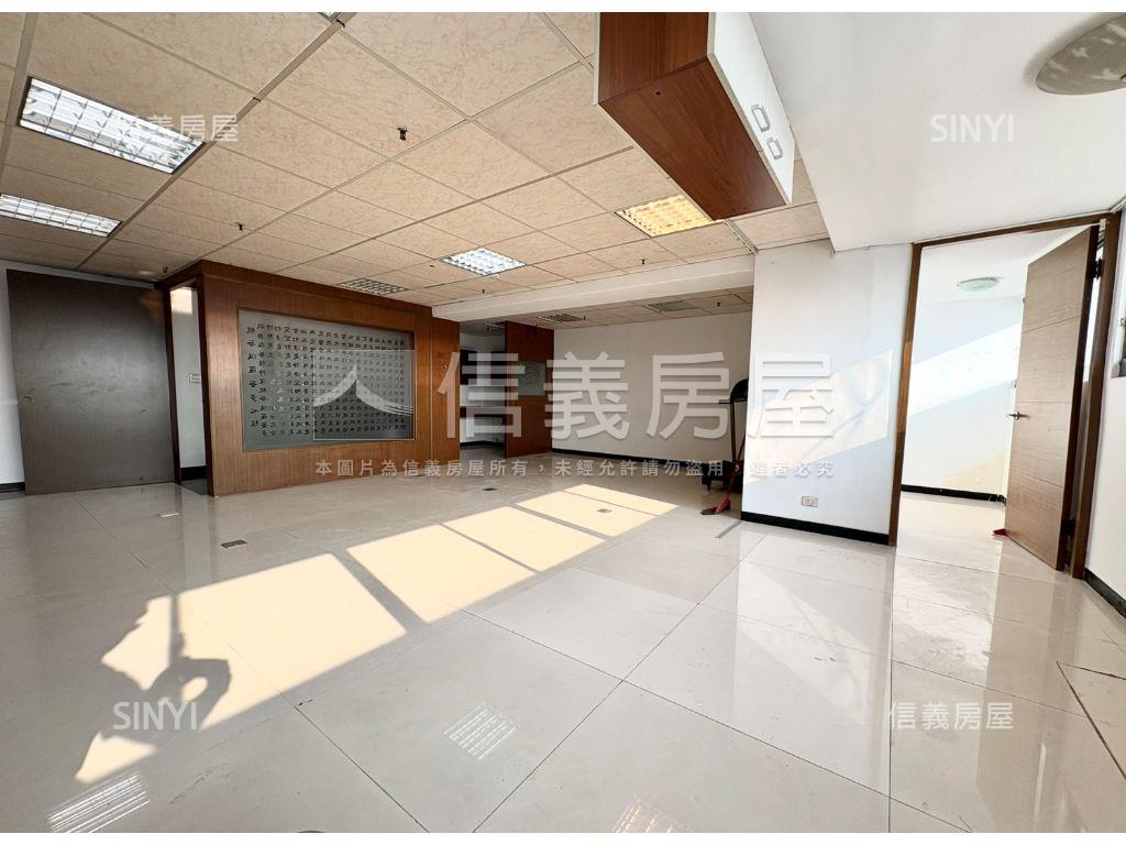 北屯東山路附車位大商辦房屋室內格局與周邊環境