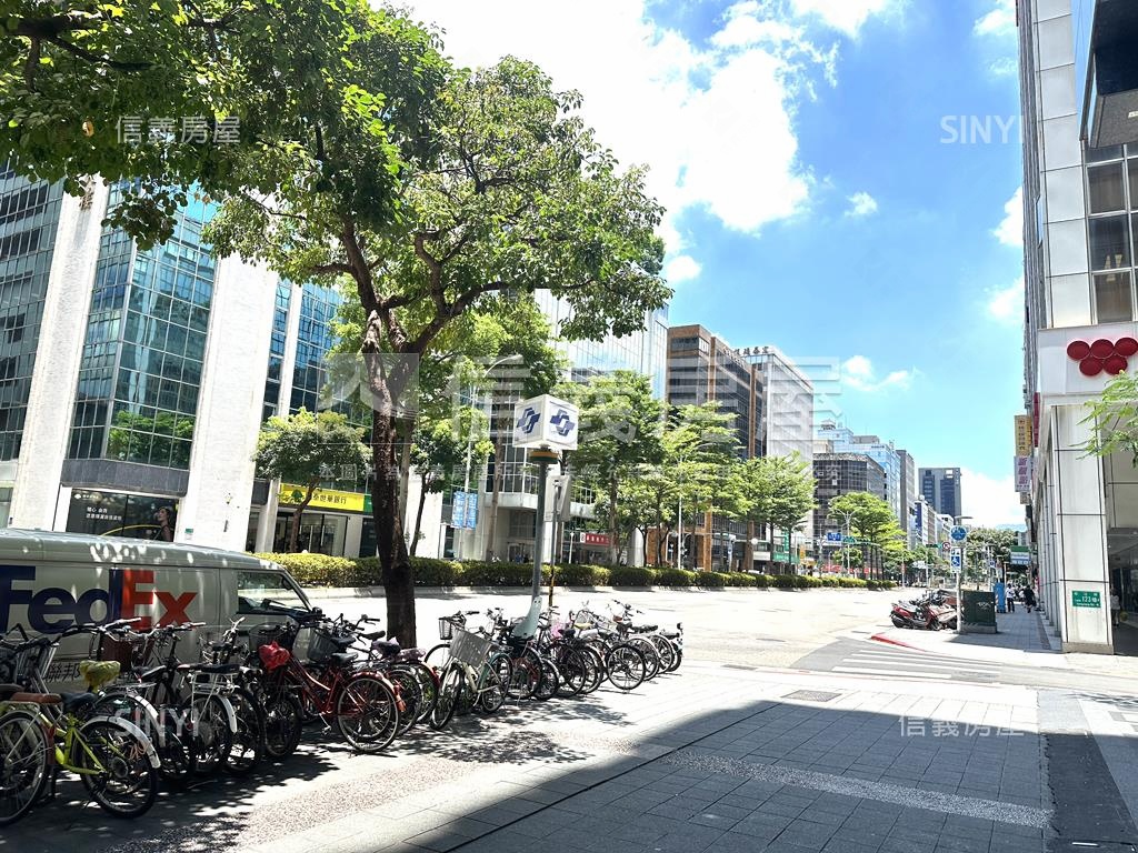 松江南京捷運面寬金店辦房屋室內格局與周邊環境