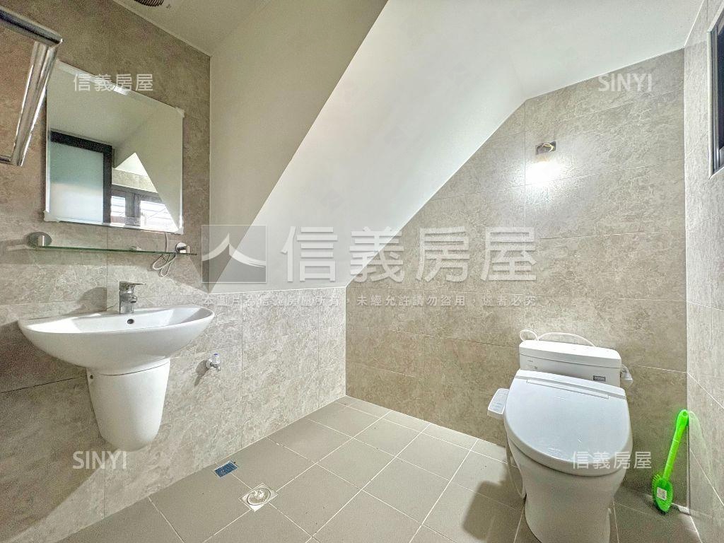 輕屋齡中華二路顯眼金店房屋室內格局與周邊環境