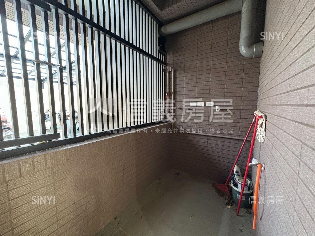 輕屋齡中華二路顯眼金店房屋室內格局與周邊環境