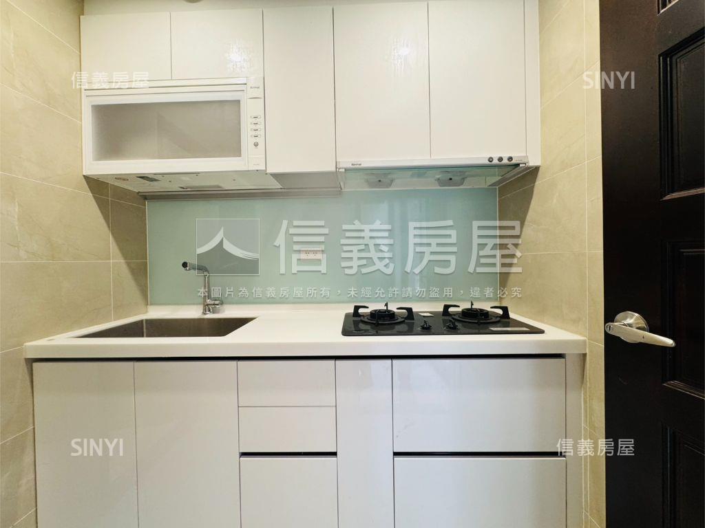 黃金三角窗清新優質店面房屋室內格局與周邊環境