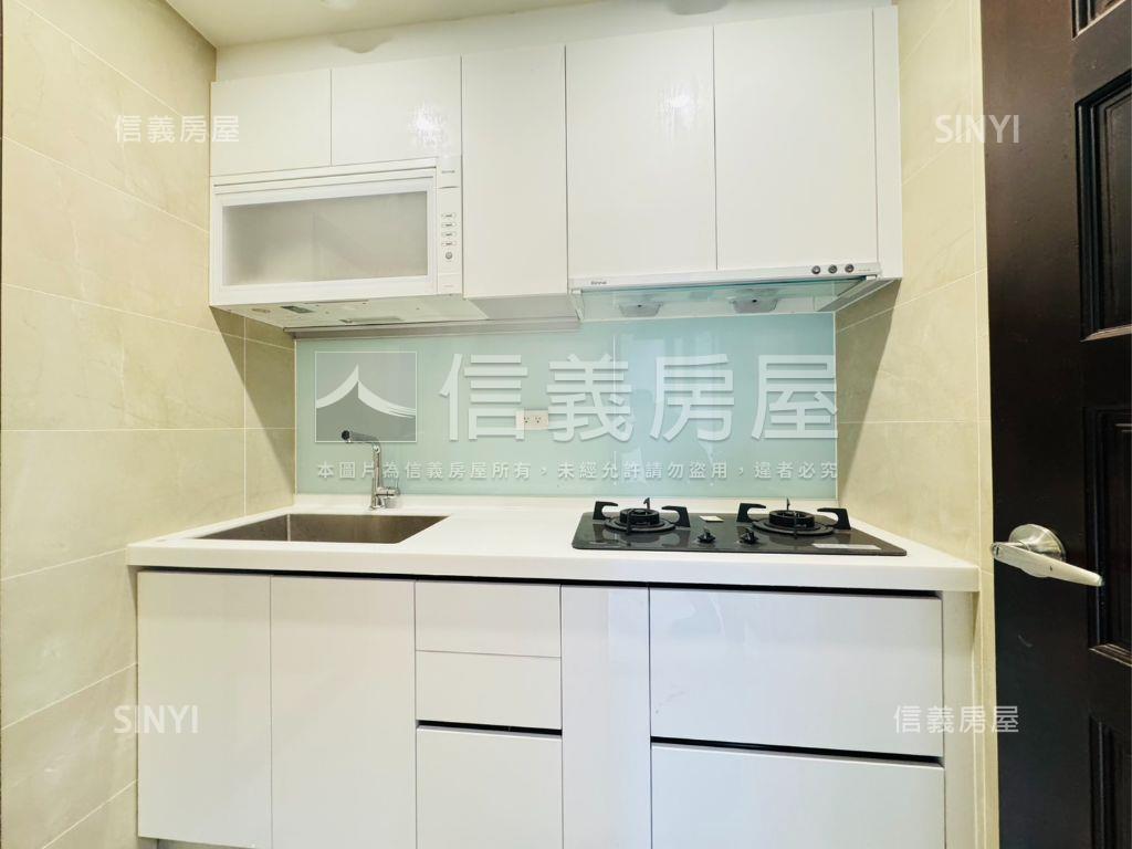 黃金三角窗清新優質店面房屋室內格局與周邊環境