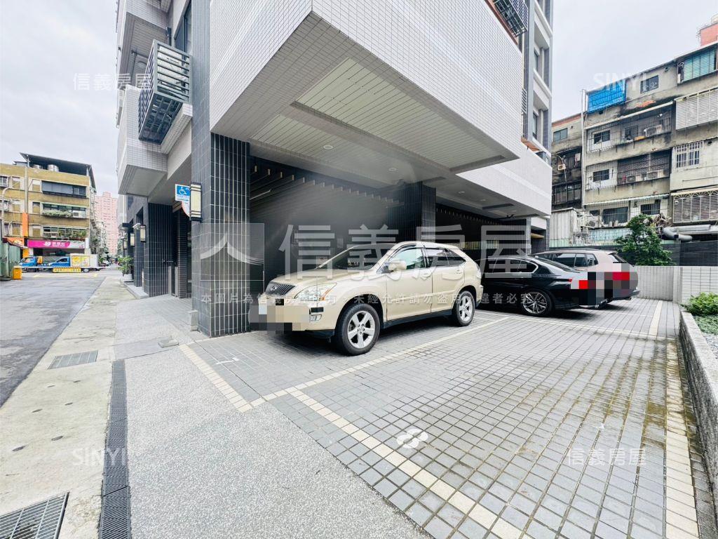 黃金三角窗清新優質店面房屋室內格局與周邊環境