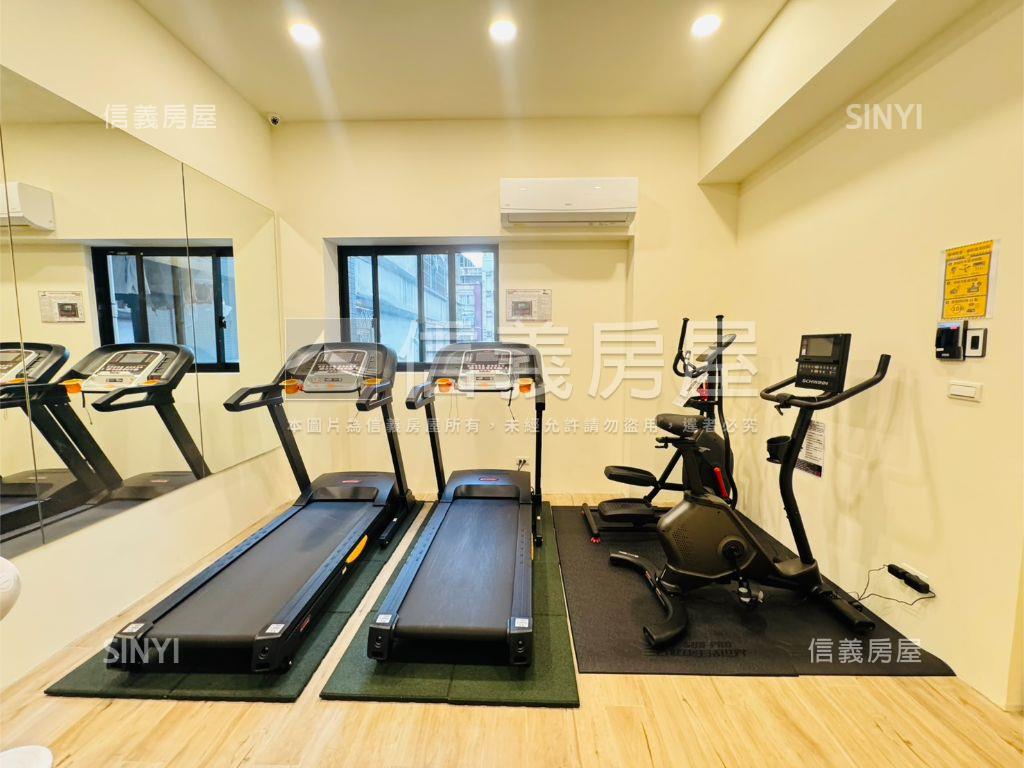 黃金三角窗清新優質店面房屋室內格局與周邊環境