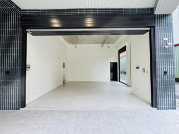 黃金三角窗清新優質店面