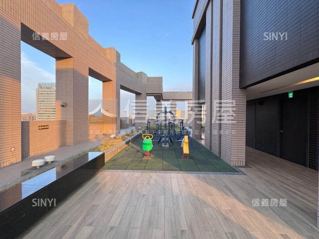 近捷運高醫兩房平車房屋室內格局與周邊環境