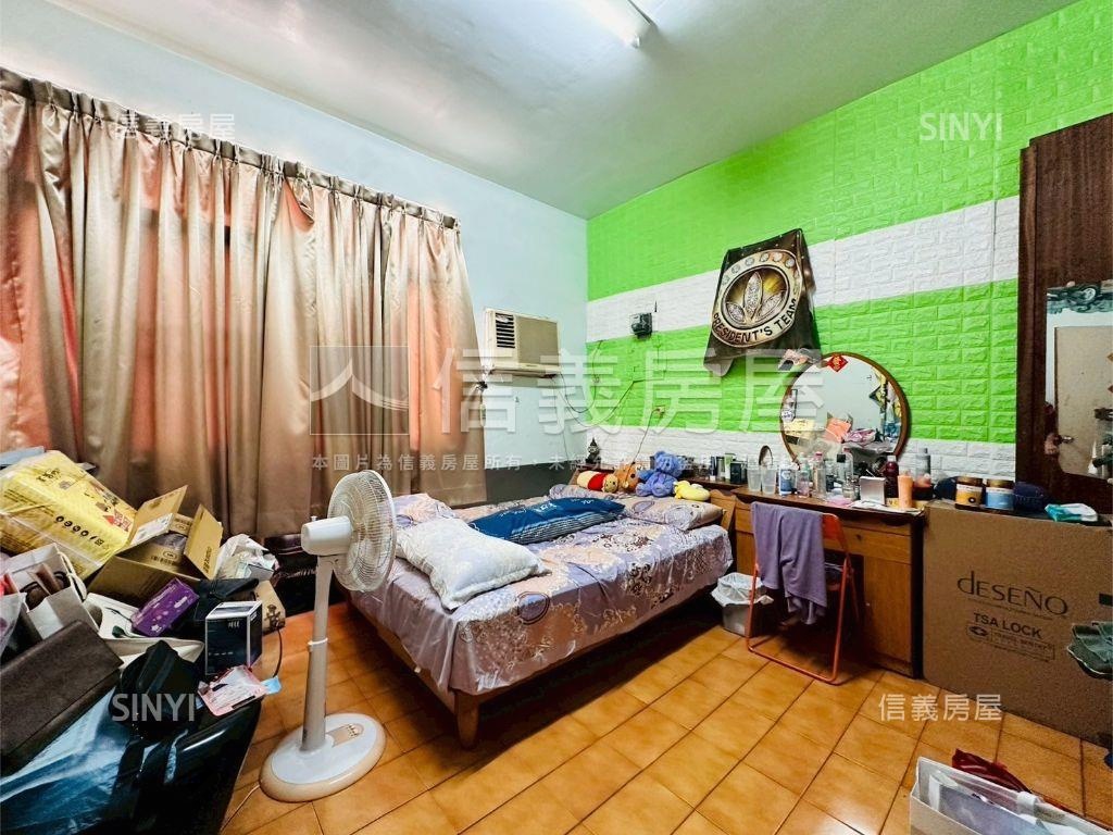 近ＳＫＭ百貨優質透天厝房屋室內格局與周邊環境
