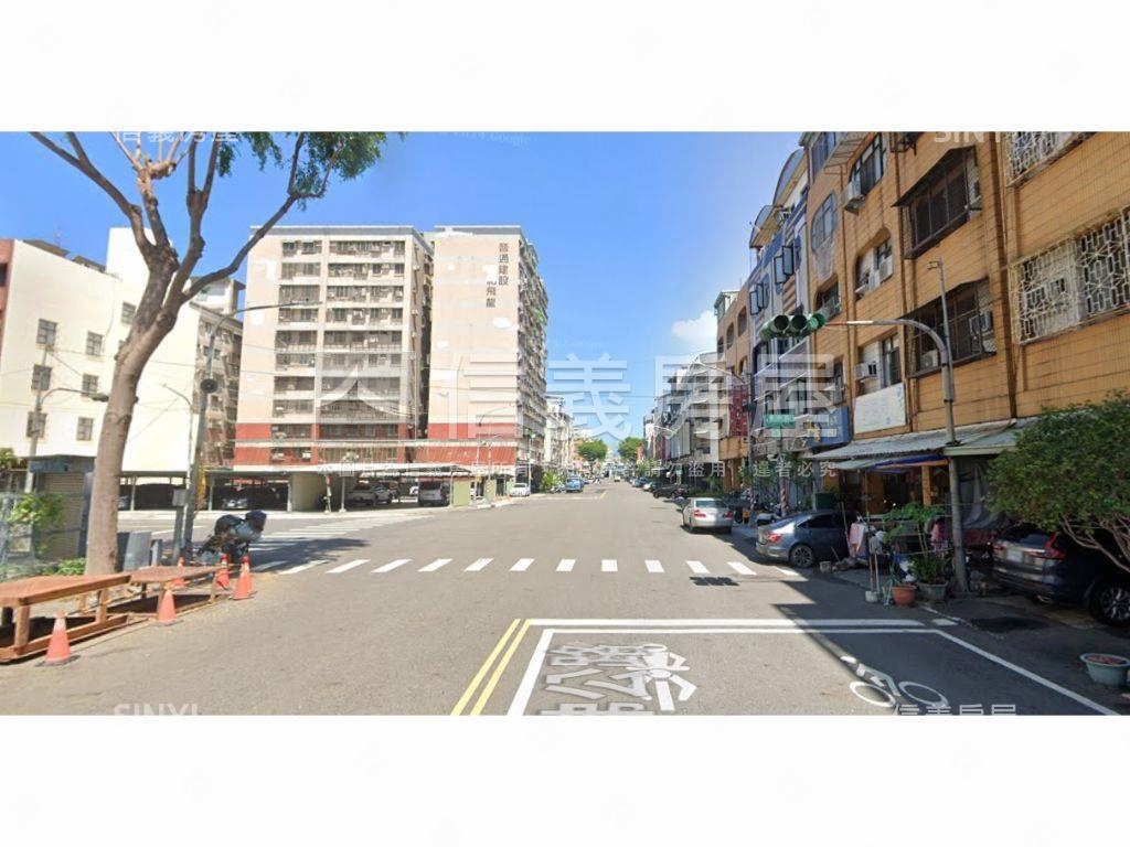 近ＳＫＭ百貨優質透天厝房屋室內格局與周邊環境
