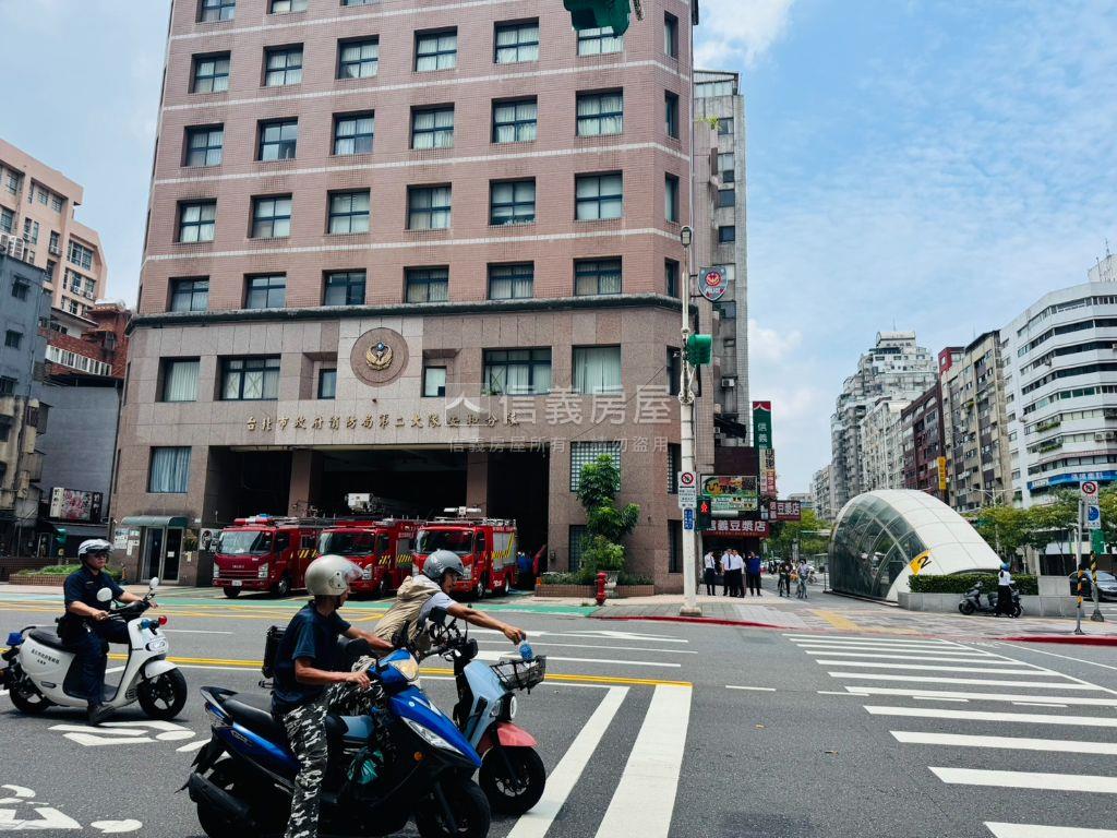 信義安和面１０１邊間美廈房屋室內格局與周邊環境