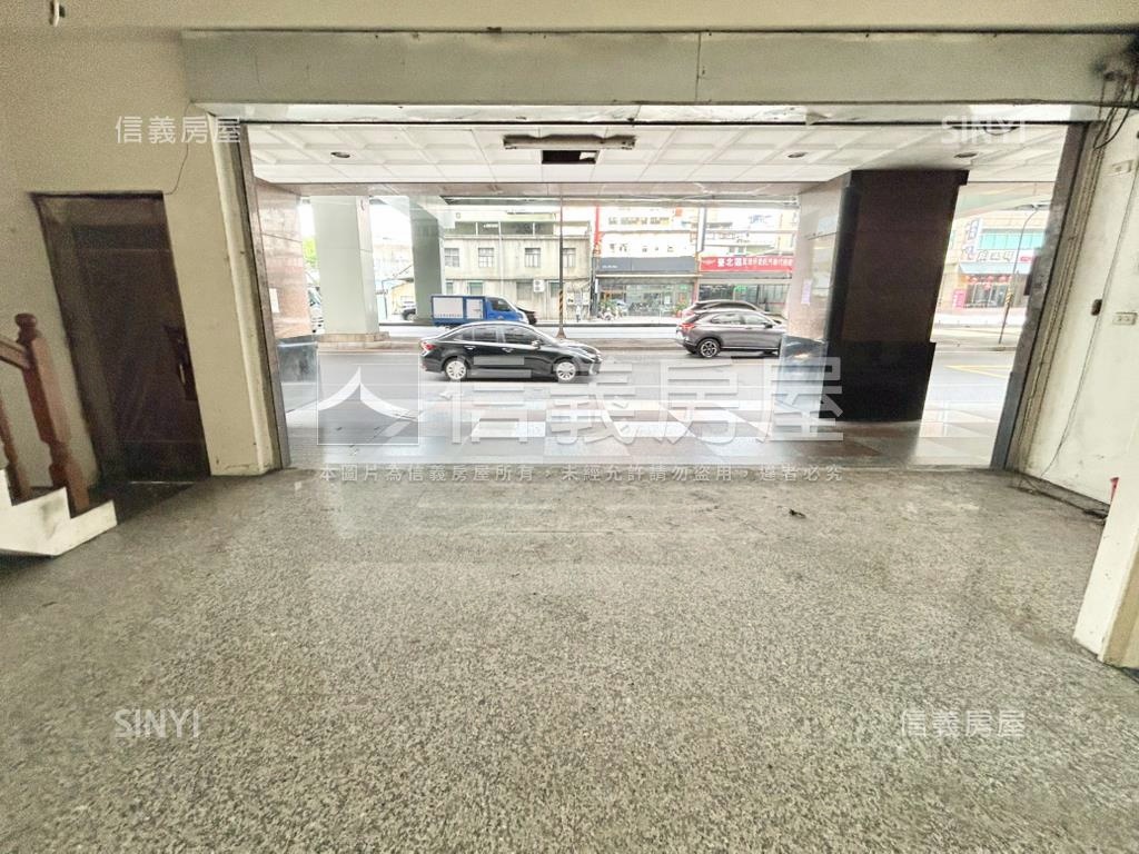 大面寬１＋２樓金店面房屋室內格局與周邊環境